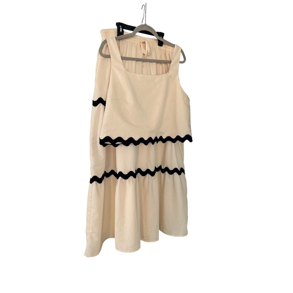 Black and White Tiered Skirt and Top by Pretty Garden (L)